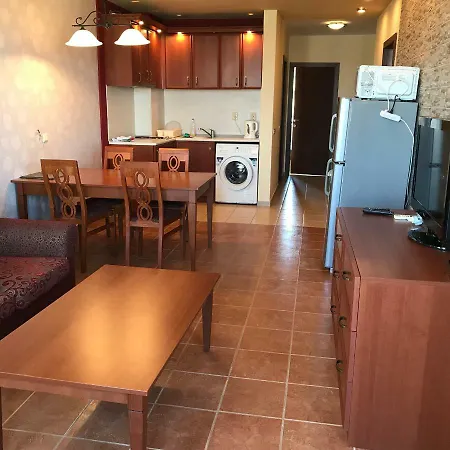 2br, тристаен In Complex Life *
